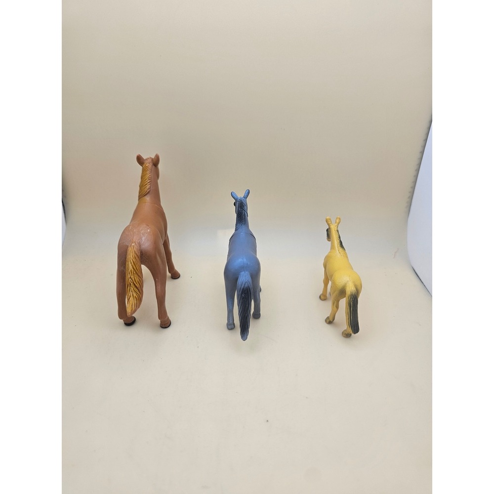 Vintage Style Plastic Horse Toy Figures Set of 3 Brown Grey Yellow Farm Animals - Picture 3 of 4